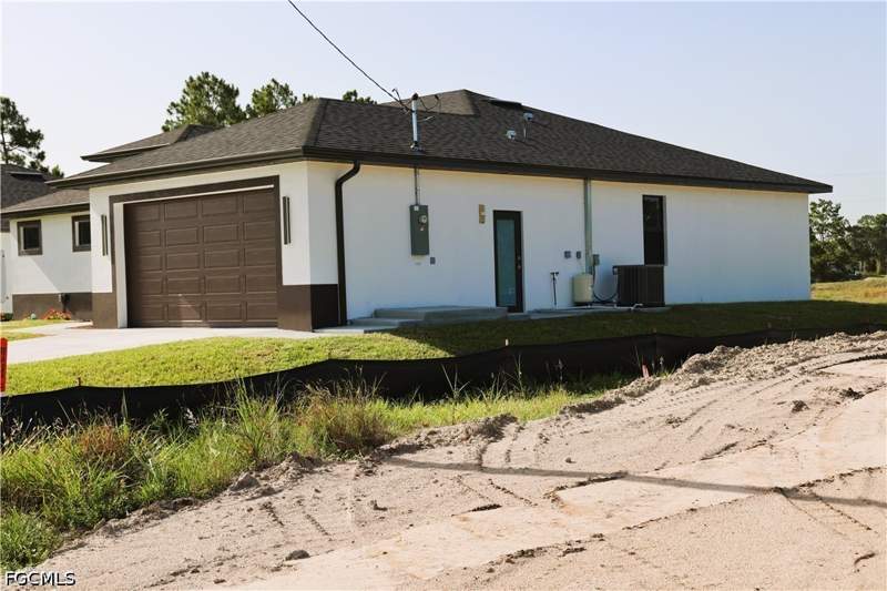 4 bedroom SingleFamilyResidence at 1216 Delores St E, Lehigh Acres, Lehigh Acres — photo 5