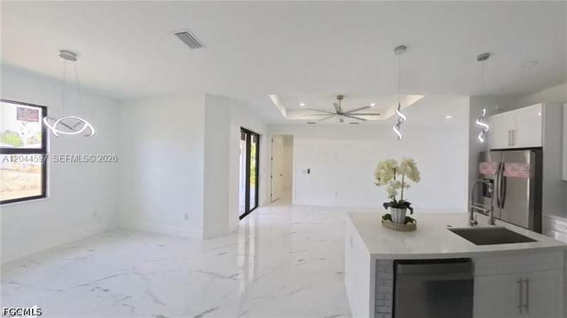 3 bedroom SingleFamilyResidence at 3004 4th St SW, Lehigh Acres, Lehigh Acres — photo 4
