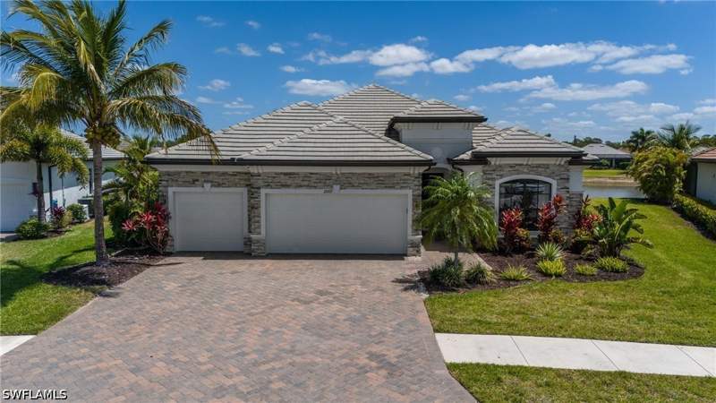 4 bedroom SingleFamilyResidence at 2067 Antigua Ln, Lamorada, Naples — photo 2