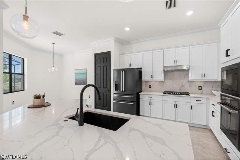 4 bedroom SingleFamilyResidence at 2067 Antigua Ln, Lamorada, Naples — photo 4