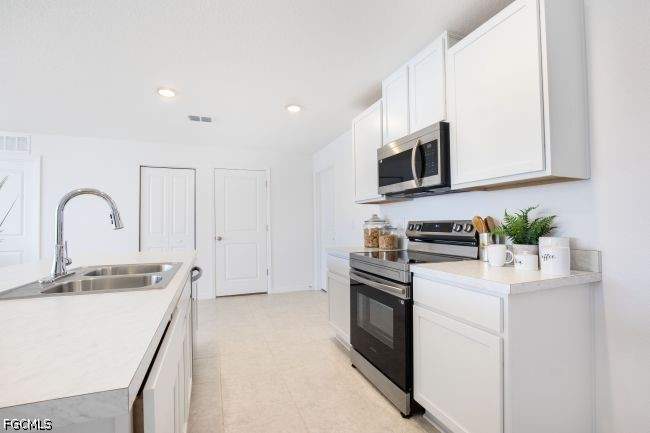 4 bedroom SingleFamilyResidence at 5020 N Rosebud Cir, Labelle, Labelle — photo 4
