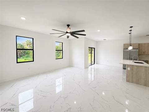 621 Greenbriar Blvd, Lehigh Acres FL - photo 6 of 28