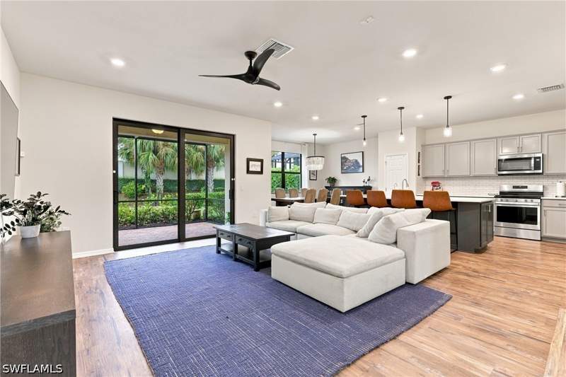 3 bedroom SingleFamilyResidence at 7186 Wilton Dr, Avery Square, Naples — photo 3