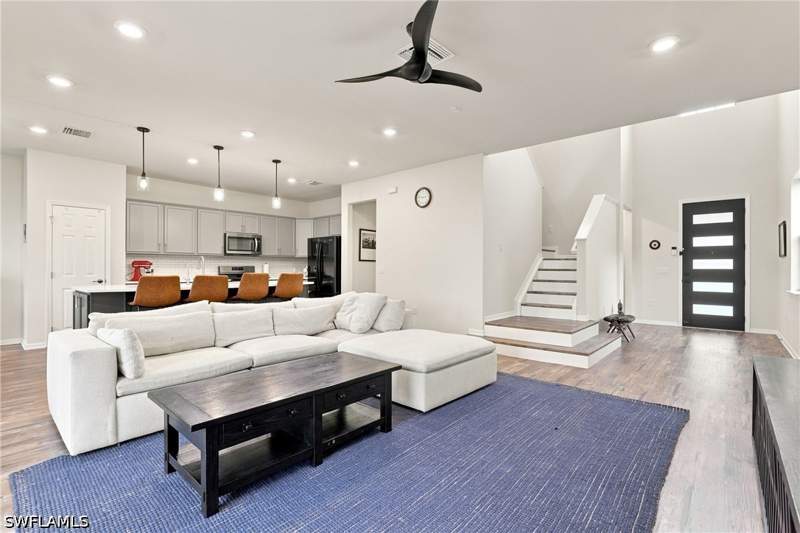 3 bedroom SingleFamilyResidence at 7186 Wilton Dr, Avery Square, Naples — photo 5
