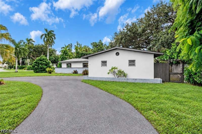 3 bedroom SingleFamilyResidence at 1380 Stadler Dr, Seminole Estates, Fort Myers — photo 2