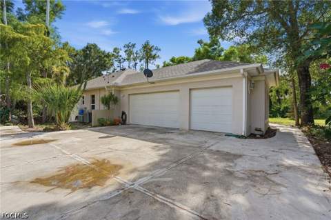 6414 Briarwood Ter, Fort Myers FL - photo 8 of 49