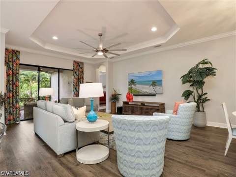 8477 Sevilla Ct, Naples FL - photo 16 of 48