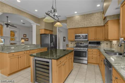 10019 Ginger Pointe Ct, Estero FL - photo 8 of 37