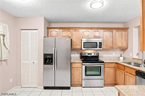 749 Landover Cir 203, Naples FL - photo 6 of 38
