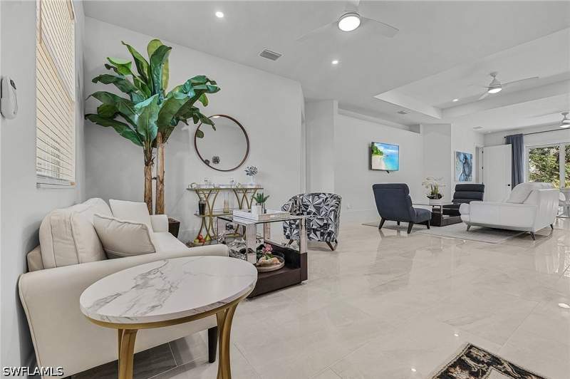 4 bedroom SingleFamilyResidence at 2499 Pine St, W H Surency, Naples — photo 5