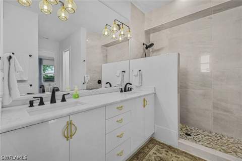 2499 Pine St, Naples FL - photo 9 of 17