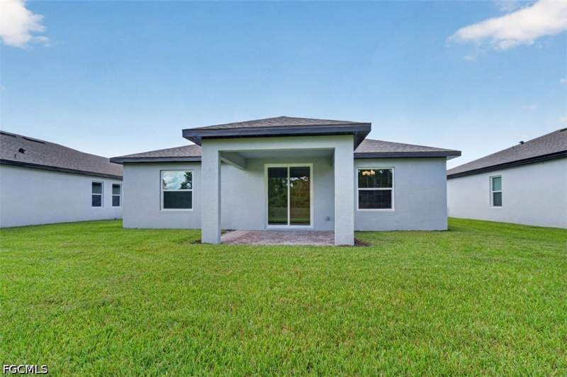 3 bedroom SingleFamilyResidence at 243 Lakeside Breeze Way, Whispering Lakes, Lehigh Acres — photo 4
