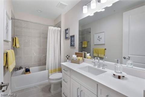 2542 Seychelles Dr 702, Naples FL - photo 19 of 37