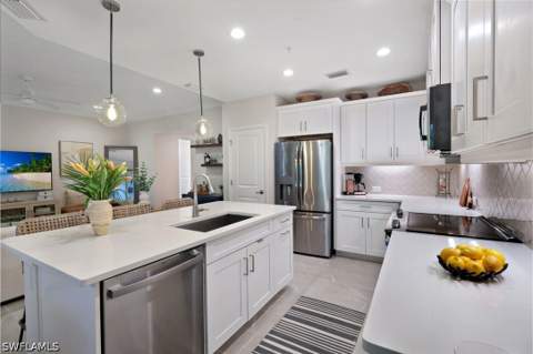 2542 Seychelles Dr 702, Naples FL - photo 9 of 37