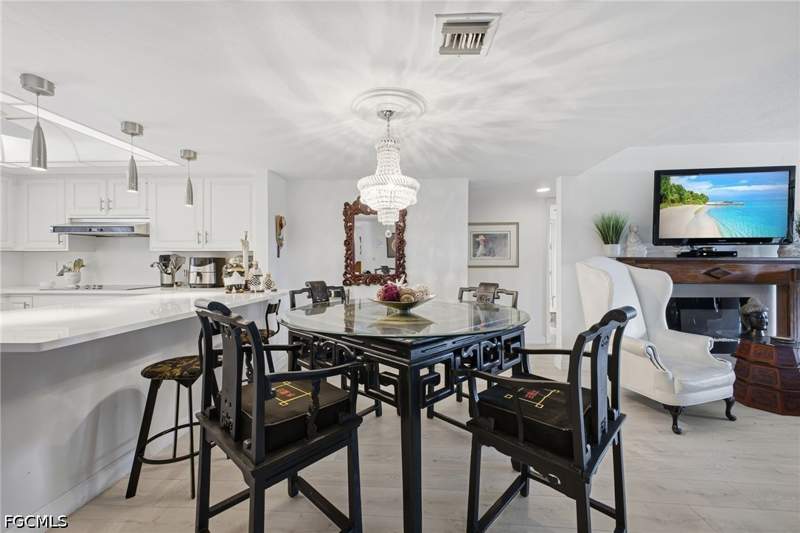 3 bedroom Condominium at 4604 Flagship Dr 103, Flagship Village, Fort Myers — photo 4