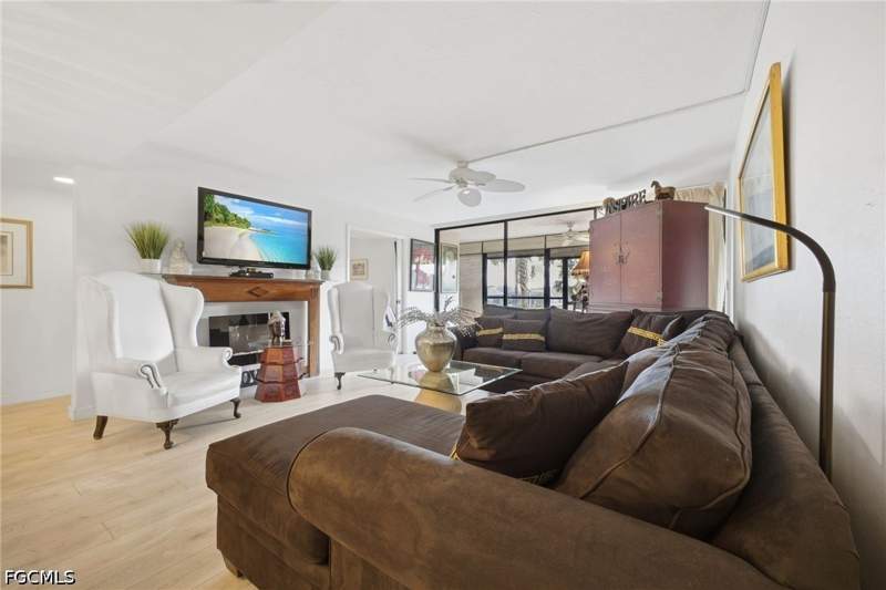 3 bedroom Condominium at 4604 Flagship Dr 103, Flagship Village, Fort Myers — photo 5