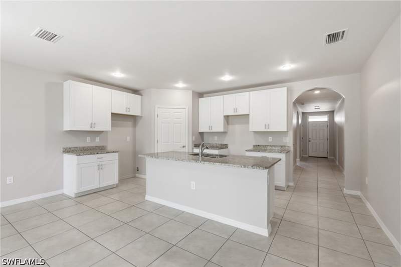 4 bedroom SingleFamilyResidence at 27580 Los Amigos Ln, Arroyal Heights, Bonita Springs — photo 2