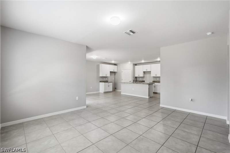 4 bedroom SingleFamilyResidence at 27580 Los Amigos Ln, Arroyal Heights, Bonita Springs — photo 3