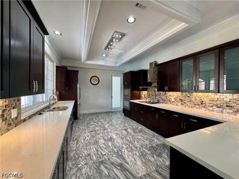 14370 McGregor Blvd, Fort Myers FL - photo 19 of 47