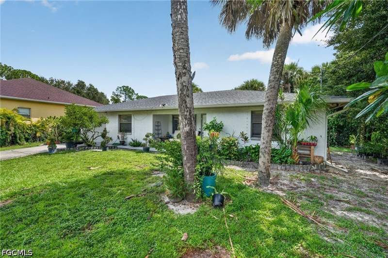 3 bedroom SingleFamilyResidence at 940 17th St SW, Golden Gate Estates, Naples — photo 5