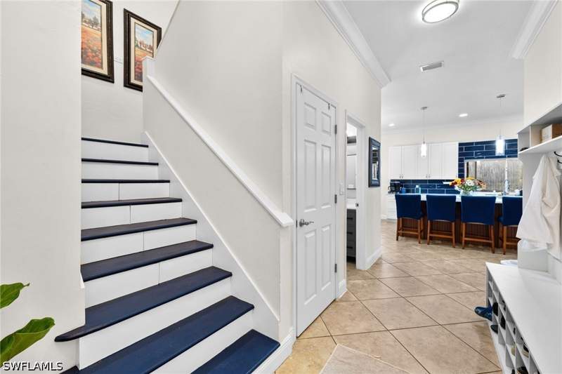 6 bedroom SingleFamilyResidence at 670 13th St NW, Golden Gate Estates, Naples — photo 4