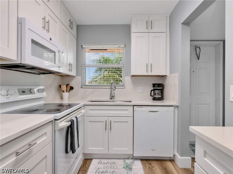2 bedroom Condominium at 150 Turtle Lake Ct 303, Turtle Lake Golf Colony, Naples — photo 3