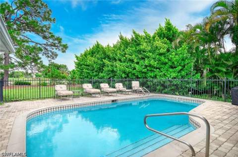 112 Palmetto Dunes Cir, Naples FL - photo 16 of 18