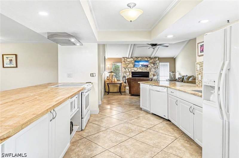 3 bedroom SingleFamilyResidence at 112 Palmetto Dunes Cir, Palmetto Dunes, Naples — photo 3