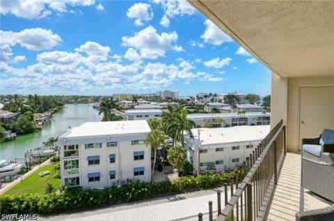 2150 Gulf Shore Blvd N 605, Naples FL - photo 23 of 46