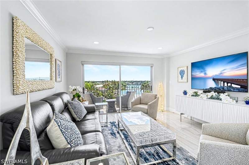 2 bedroom Condominium at 2150 Gulf Shore Blvd N 605, Kings Port, Naples — photo 3
