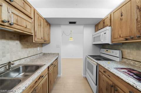 431 Van Buren St D3, Fort Myers FL - photo 18 of 28