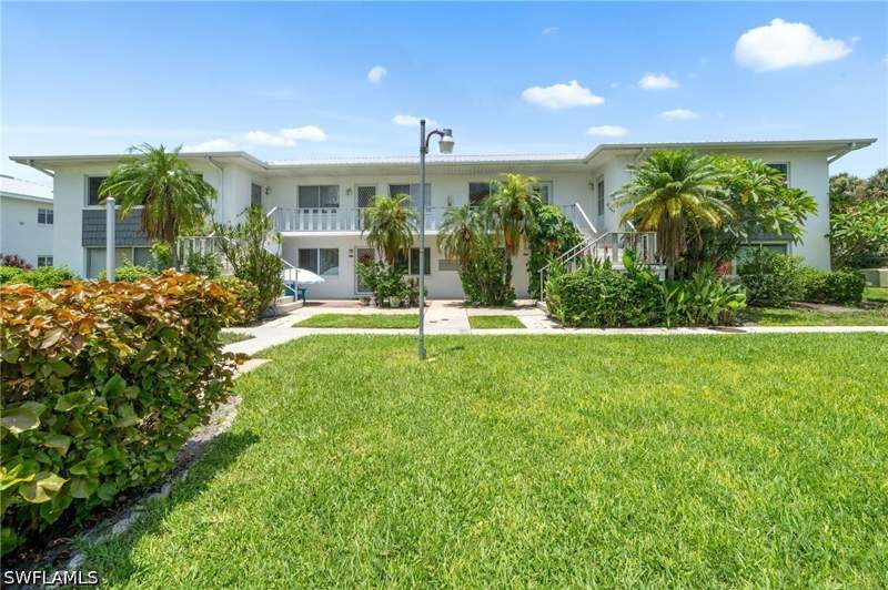 1 bedroom Condominium at 431 Van Buren St D3, Seminole Garden Apartments, Fort Myers — photo 2