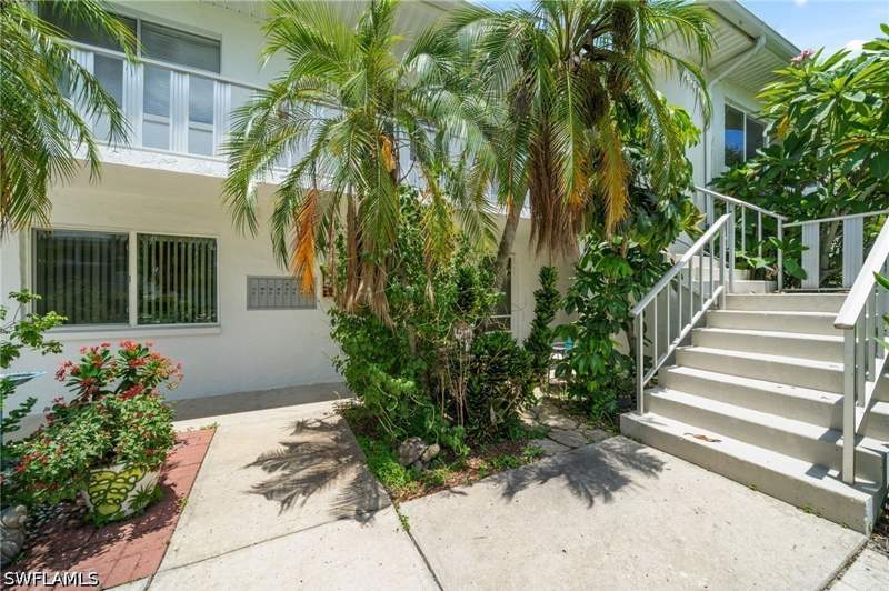 1 bedroom Condominium at 431 Van Buren St D3, Seminole Garden Apartments, Fort Myers — photo 3