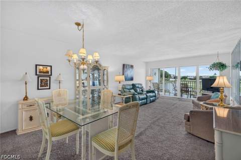 1660 Pine Valley Dr 201, Fort Myers FL - photo 10 of 27