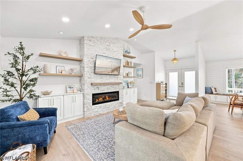 3 bedroom SingleFamilyResidence at 13270 Electron Dr, Cottage Point Unrec, Fort Myers — photo 2