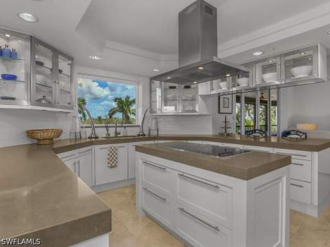 8473 Bay Colony Dr 304, Naples FL - photo 16 of 49