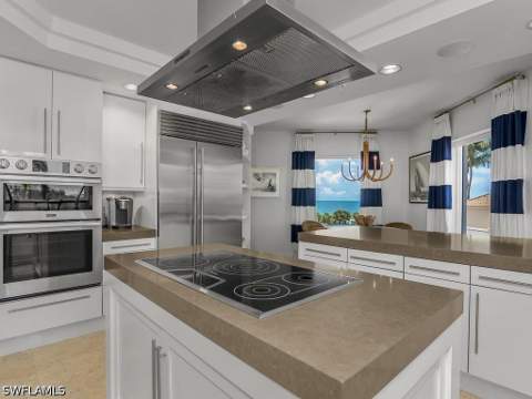 8473 Bay Colony Dr 304, Naples FL - photo 17 of 49
