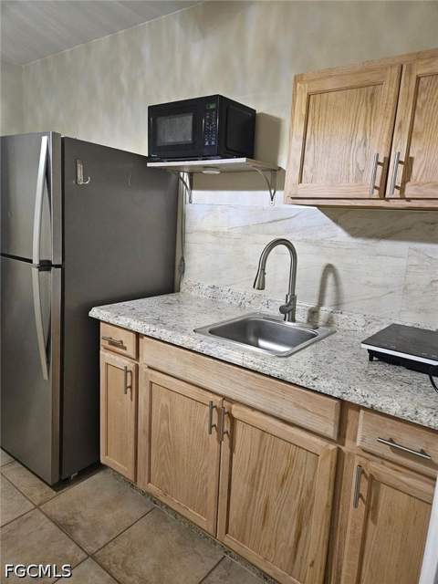 127 Blackstone Dr, Fort Myers FL - photo 10 of 23