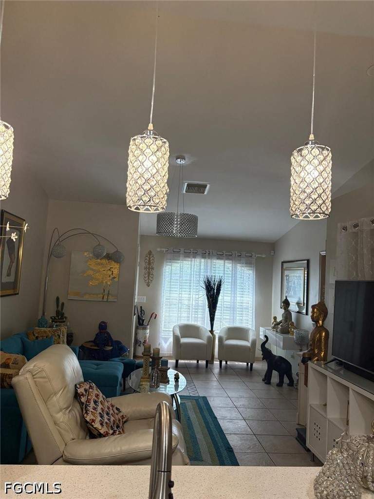 3 bedroom SingleFamilyResidence at 127 Blackstone Dr, Mirror Lakes, Fort Myers — photo 4