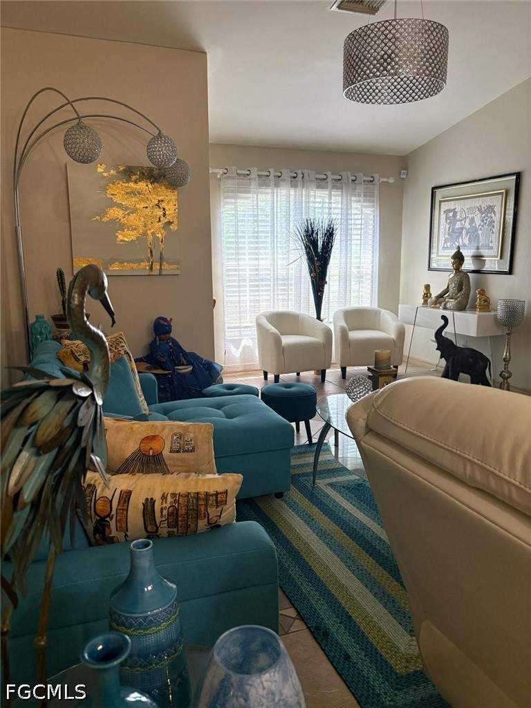 3 bedroom SingleFamilyResidence at 127 Blackstone Dr, Mirror Lakes, Fort Myers — photo 5