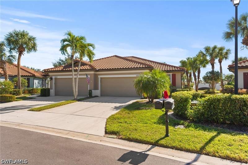 2 bedroom Attached at 10523 Diamante Way, Verona, Fort Myers — photo 2