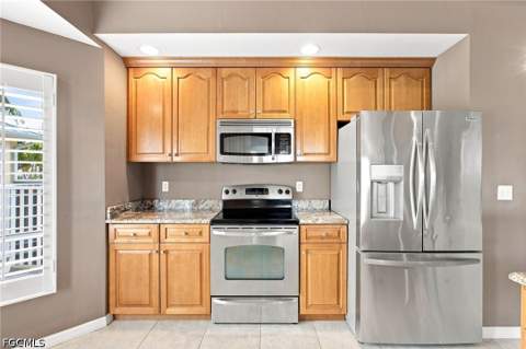 271 Lenell Rd 4, Fort Myers Beach FL - photo 7 of 44
