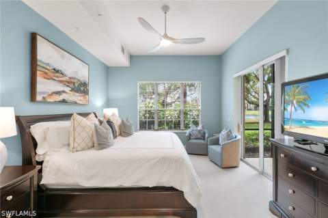 3053 Aviamar Cir 8-102, Naples FL - photo 13 of 37
