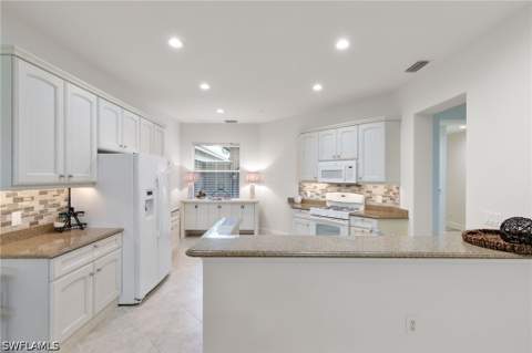 3053 Aviamar Cir 8-102, Naples FL - photo 9 of 37