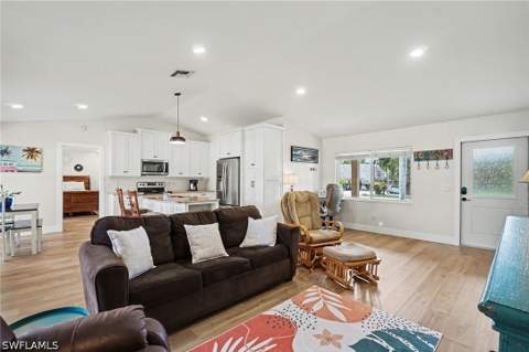 4618 Sierra Ln, Bonita Springs FL - photo 6 of 20