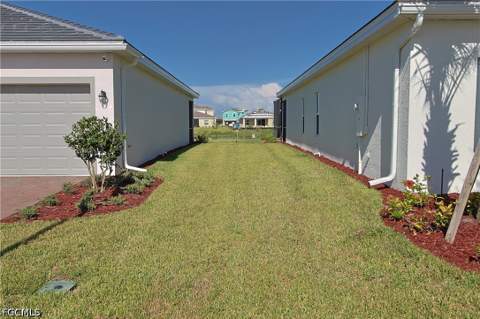 3947 Coneflower St, Alva FL - photo 7 of 48