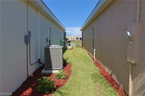 3947 Coneflower St, Alva FL - photo 8 of 48