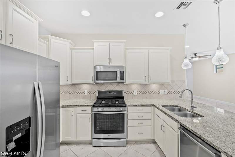 2 bedroom Attached at 10657 Jackson Square Dr, Tidewater, Estero — photo 5