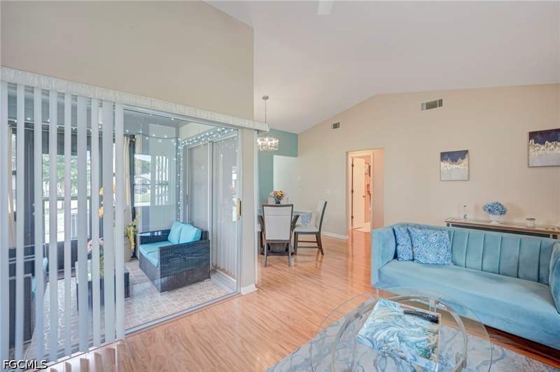2 bedroom Attached at 10501 Arlingford Blvd, Beacon Square, Lehigh Acres — photo 4