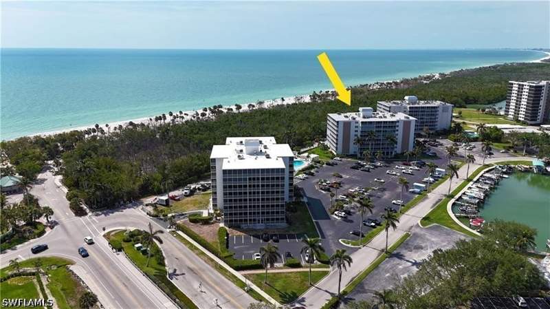 2 bedroom Condominium at 3 Bluebill Ave 107, Vanderbilt Towers, Naples — photo 2